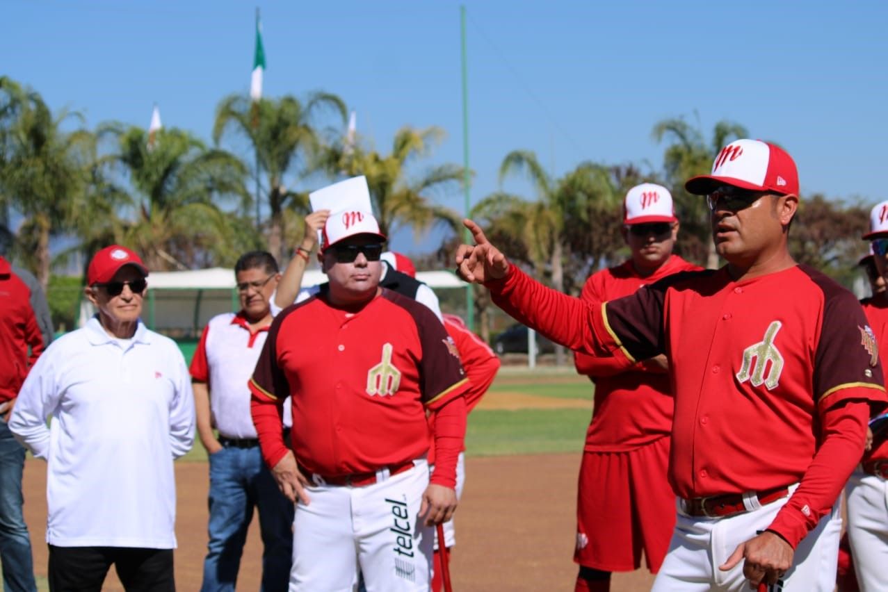EL COACH DE  PITCHEO ESCARLATA  MIGUEL ÁNGEL  LÓPEZ   VE UN  EQUIPO MUY SOLIDO