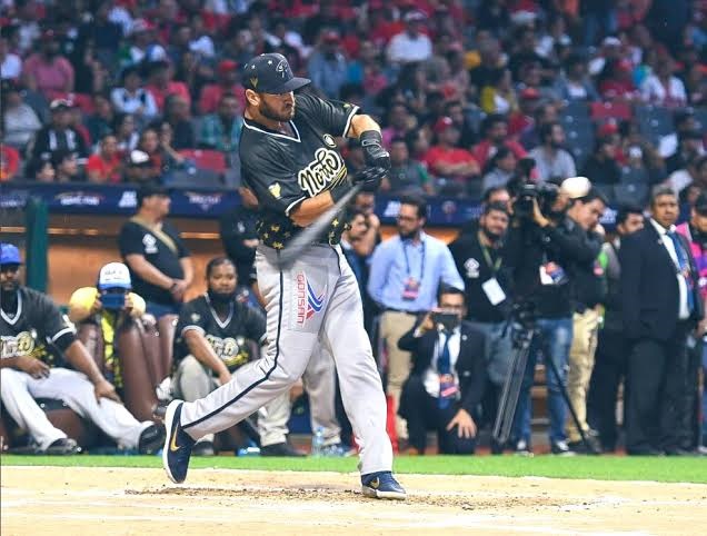 MICHAEL WING LLEGA A LOS DIABLOS ROJOS DEL MÉXICO