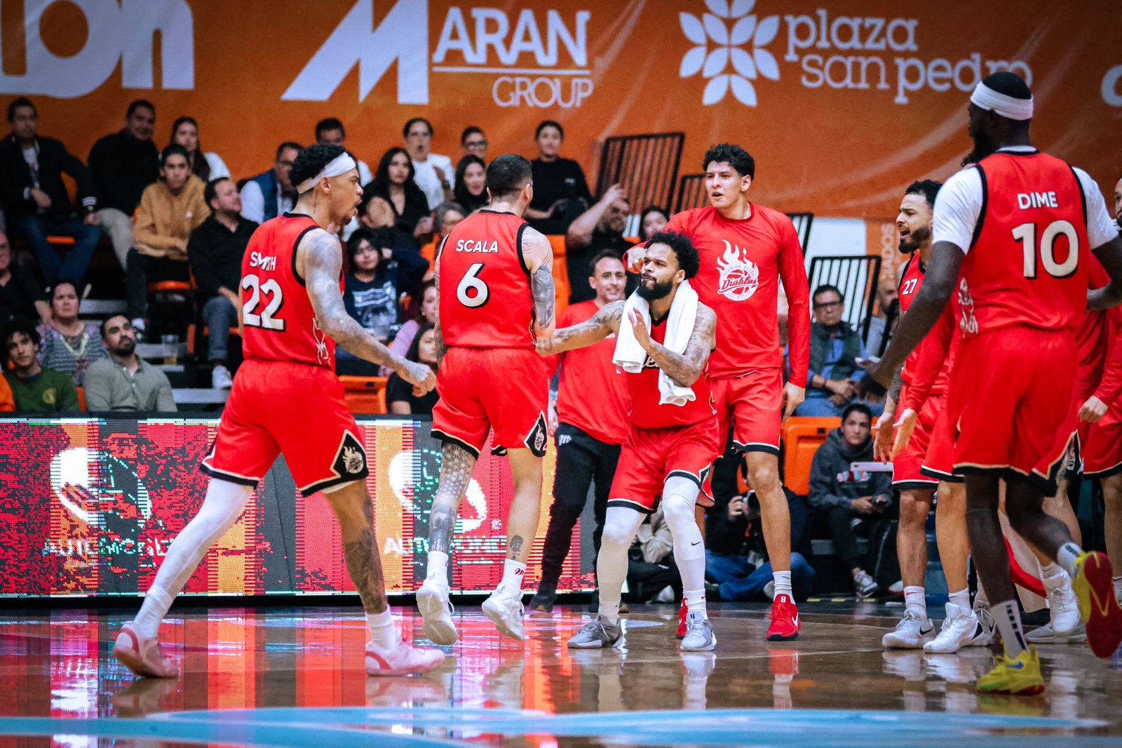  DIABLOS LUCE A LA DEFENSIVA Y CON GRAN JUEGO DE LOS SUPLENTES GANA EL JUEGO 5 Y SE PONE ARRIBA 3-2 EN LA FINAL DE ZONA