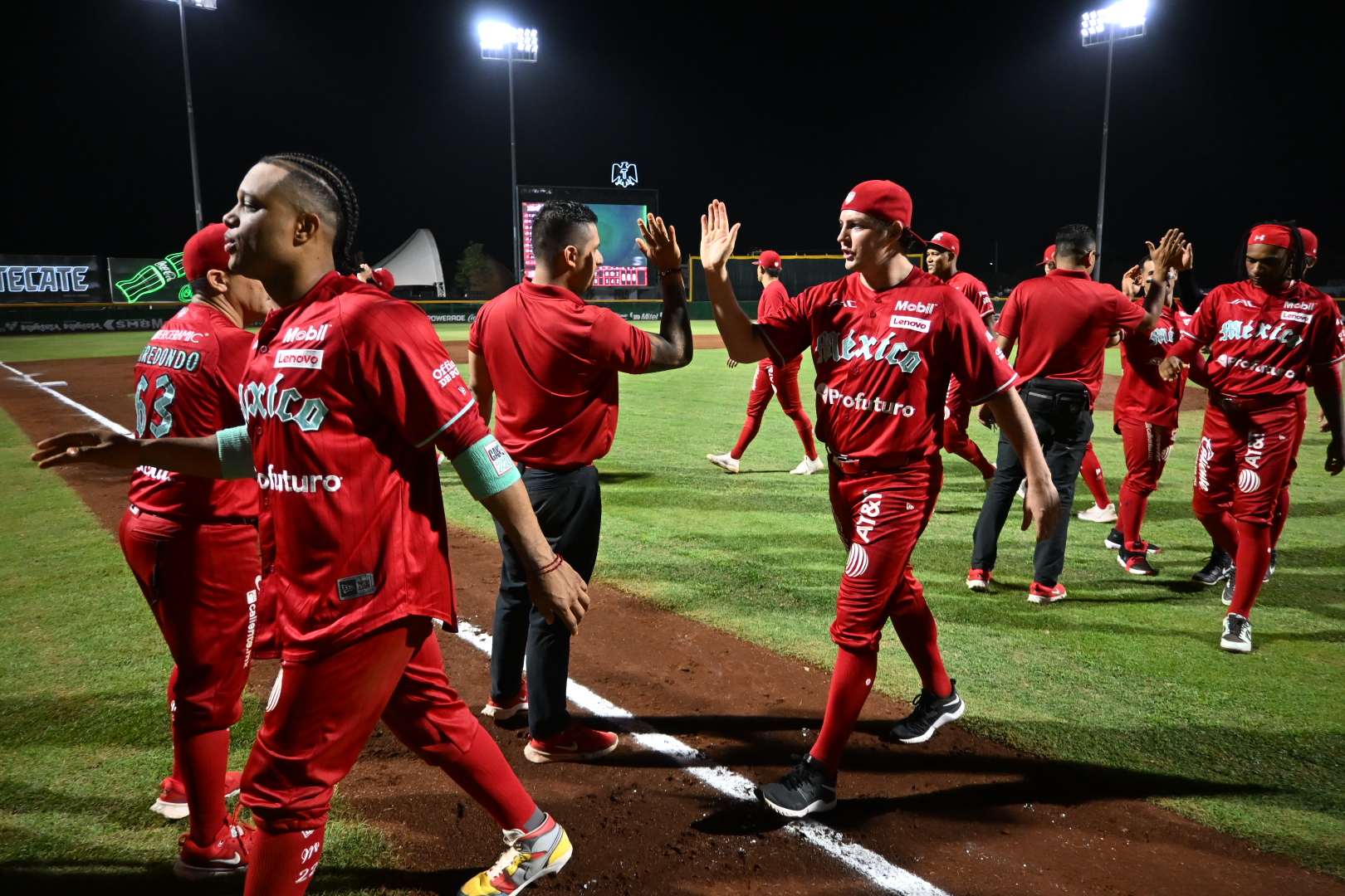 DIABLOS, PRIMER EQUIPO EN LLEGAR A 20 TRIUNFOS Y TREVOR BAUER SE PONE 4-0 CON NOCHE DE 13 PONCHES