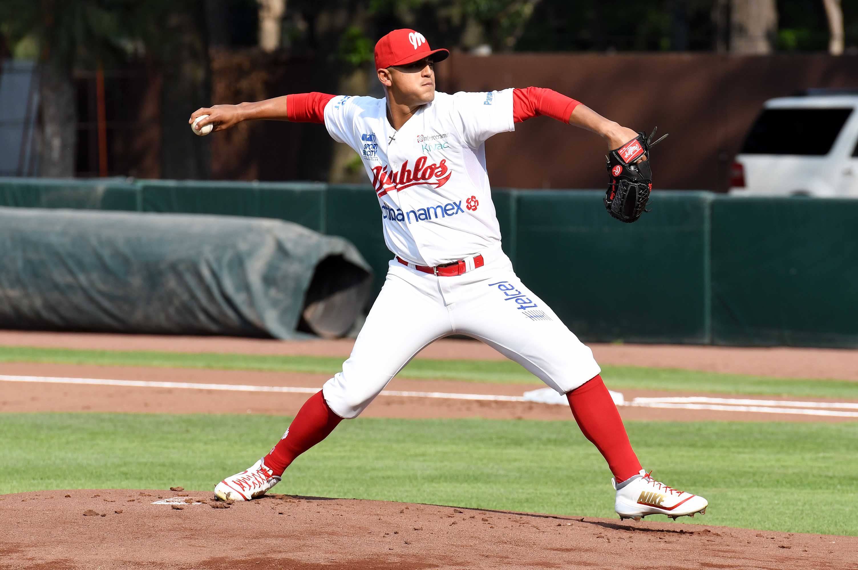 EL MÉXICO RECIBE A LOS BRAVOS DE LEÓN