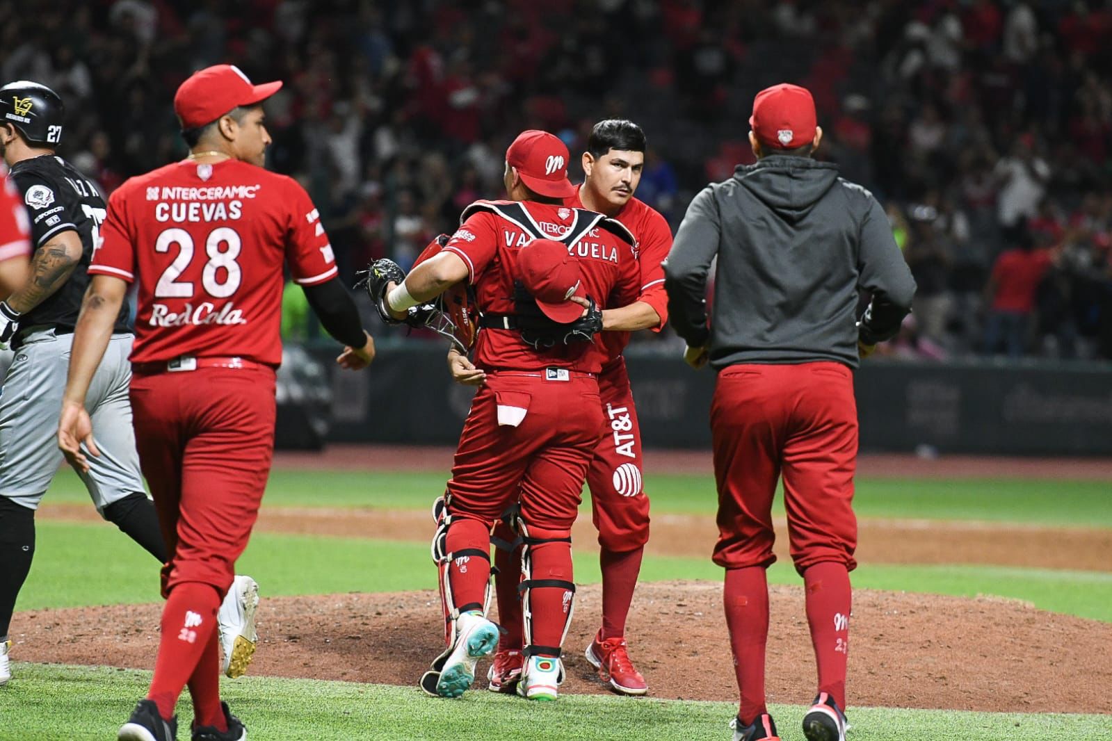DIABLOS ROJOS ASEGURÓ EL PRIMER LUGAR DEL SUR TRAS VENCER A OAXACA