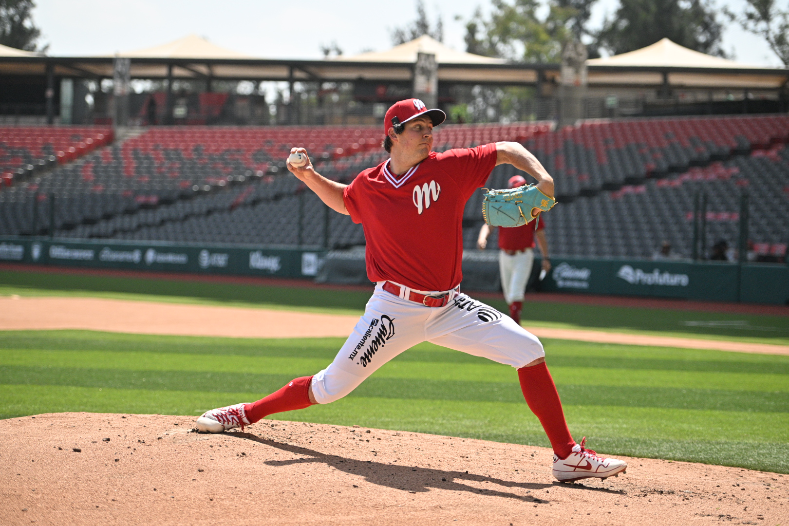 TREVOR BAUER ES PRESENTADO COMO DIABLO ROJOS