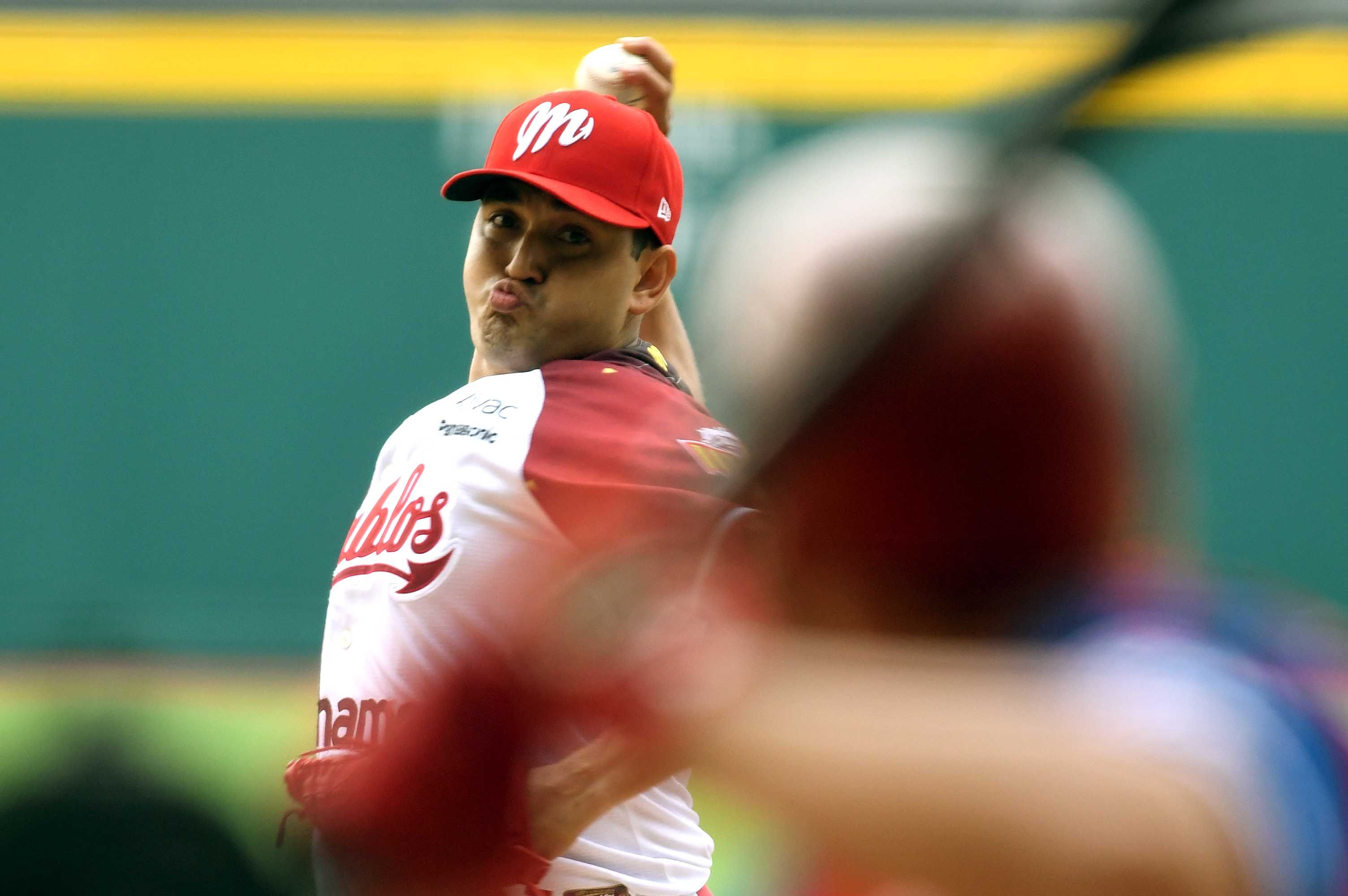 LOS DIABLOS ROJOS VISITAN A LOS RIELEROS DE AGUASCALIENTES