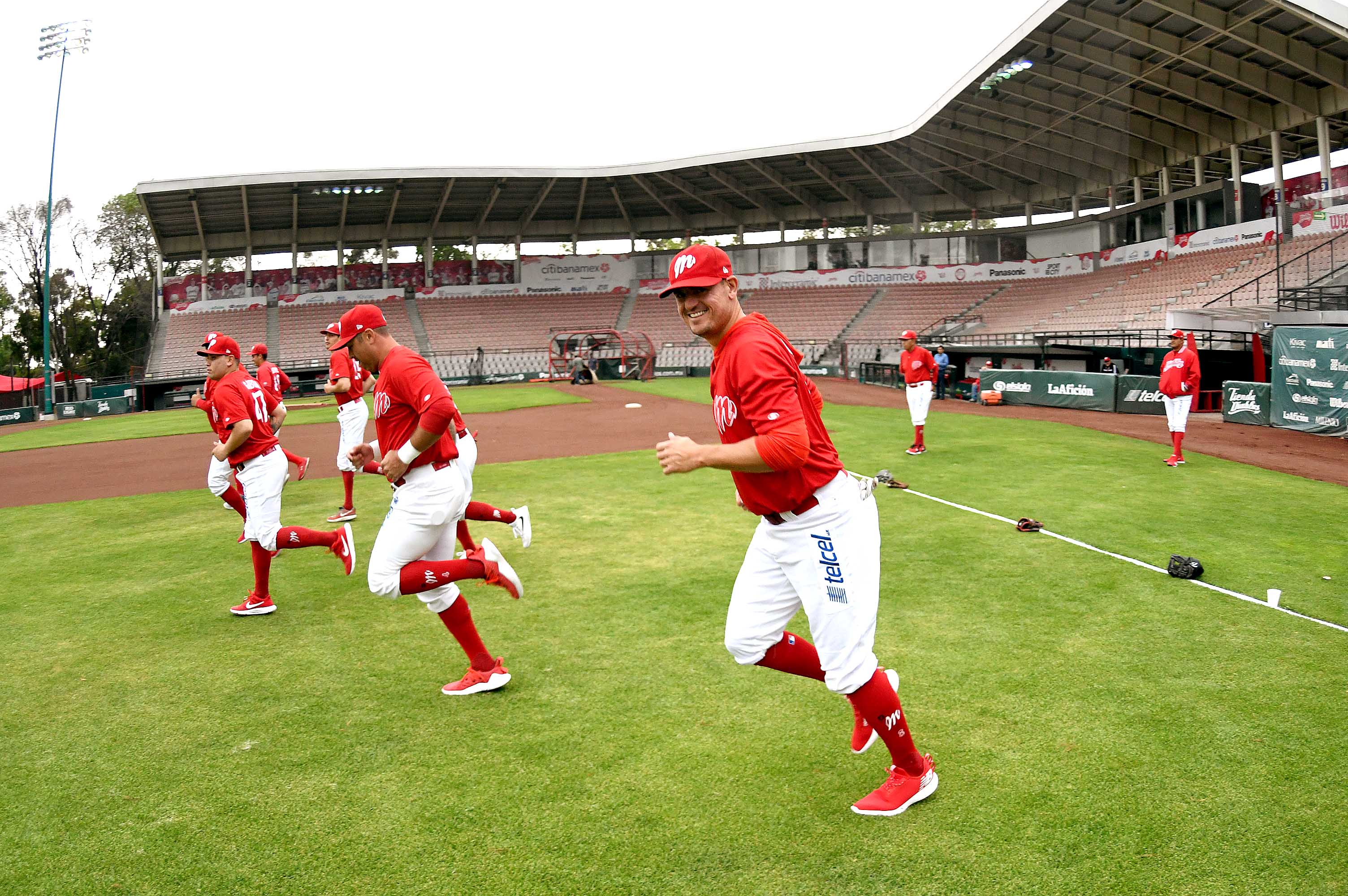 LOS DIABLOS ROJOS ENTRENARON EN CASA  