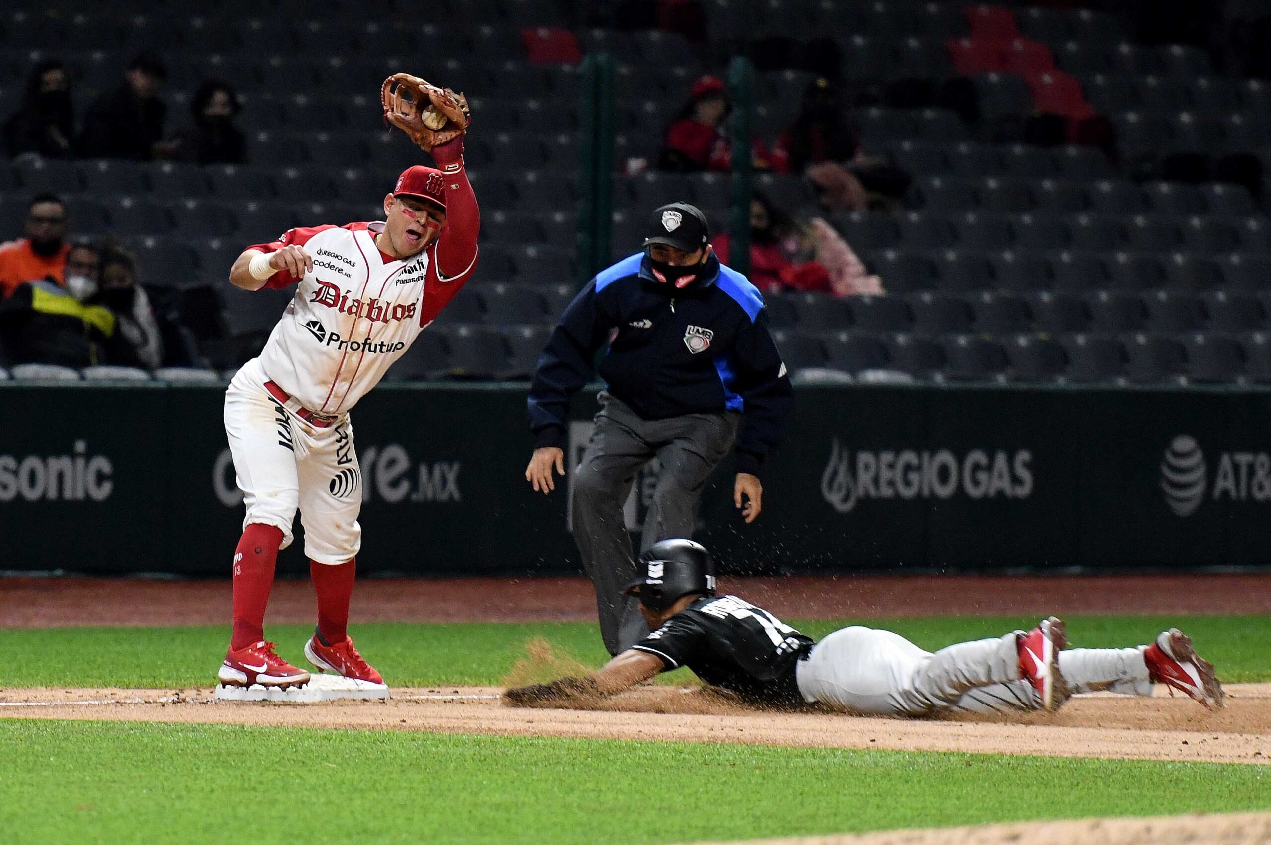 DIABLOS ROJOS EN EL JUEGO INAUGURAL DE LA TEMPORADA 2021