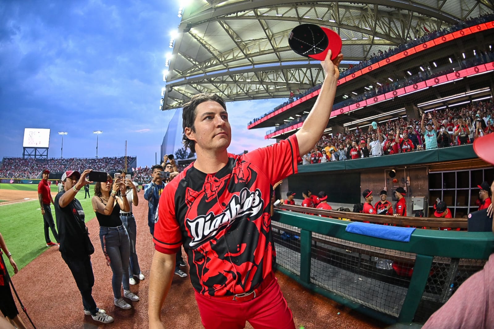 TREVOR BAUER SE QUEDA TODA LA TEMPORADA 2024