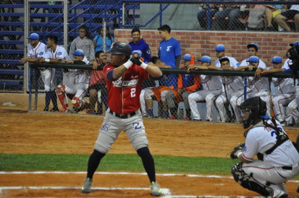 CON JOYA DE PITCHEO, MARINEROS ASEGURAN LA SERIE