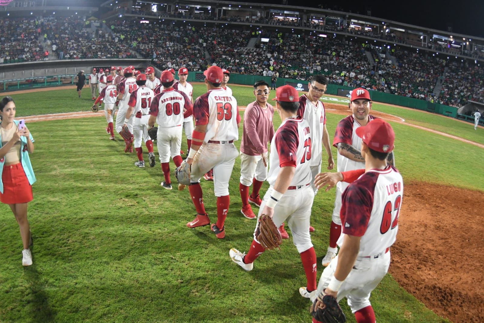 Diablos Rojos gana juego en reapertura del Estadio Centenario
