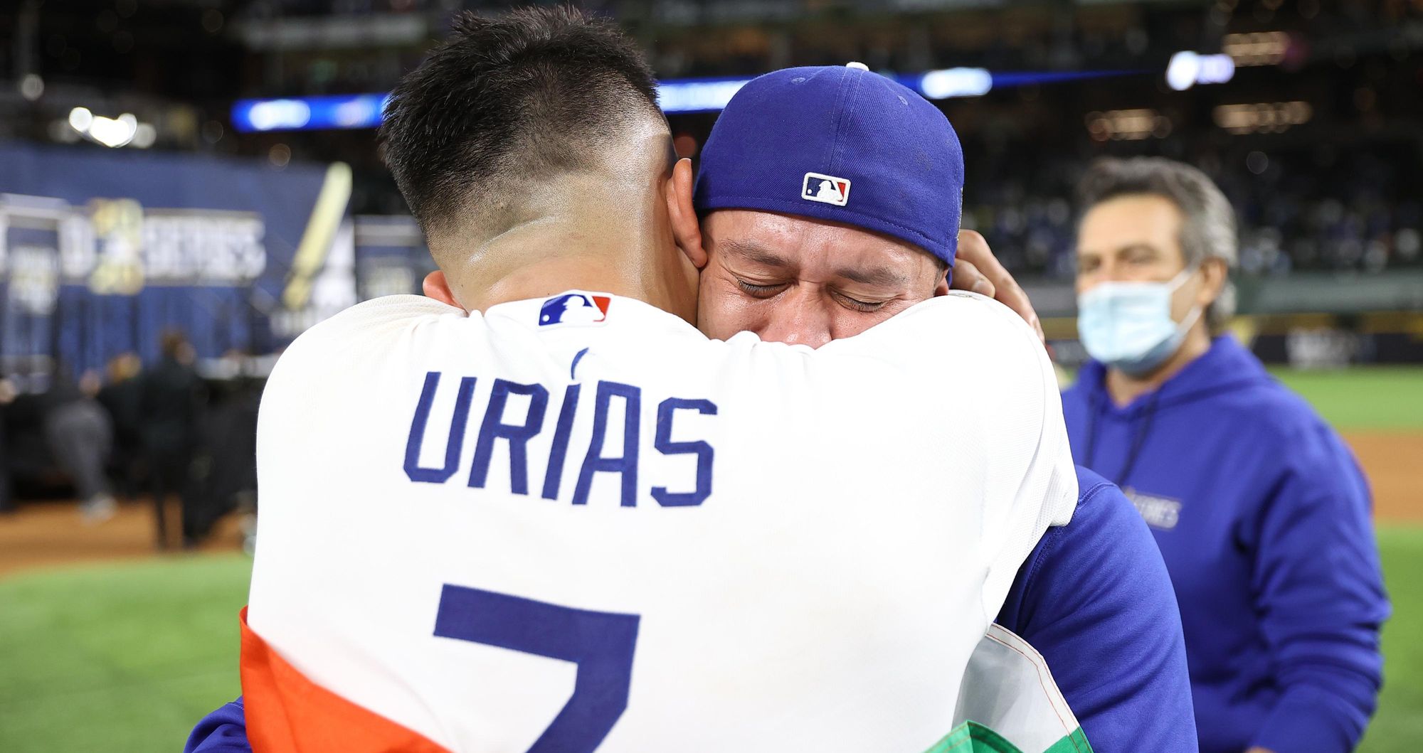 DOS DIABLOS CON LOS ÁNGELES,   URÍAS Y  GONZÁLEZ