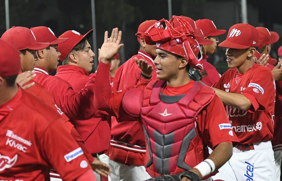 SE LUCE EL PITCHEO ESCARLATA Y EL MÉXICO VENCIÓ 4-0 A OAXACA 