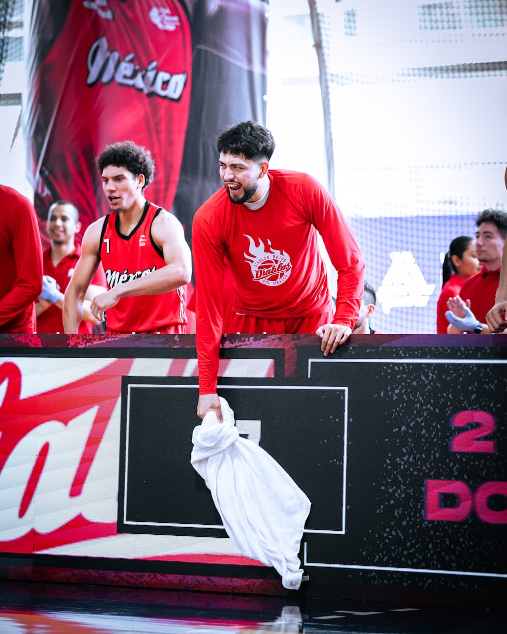 DIABLOS BARRE A EL CALOR Y SE AFIANZA EN EL TERCER SITIO DE LA LNBP
