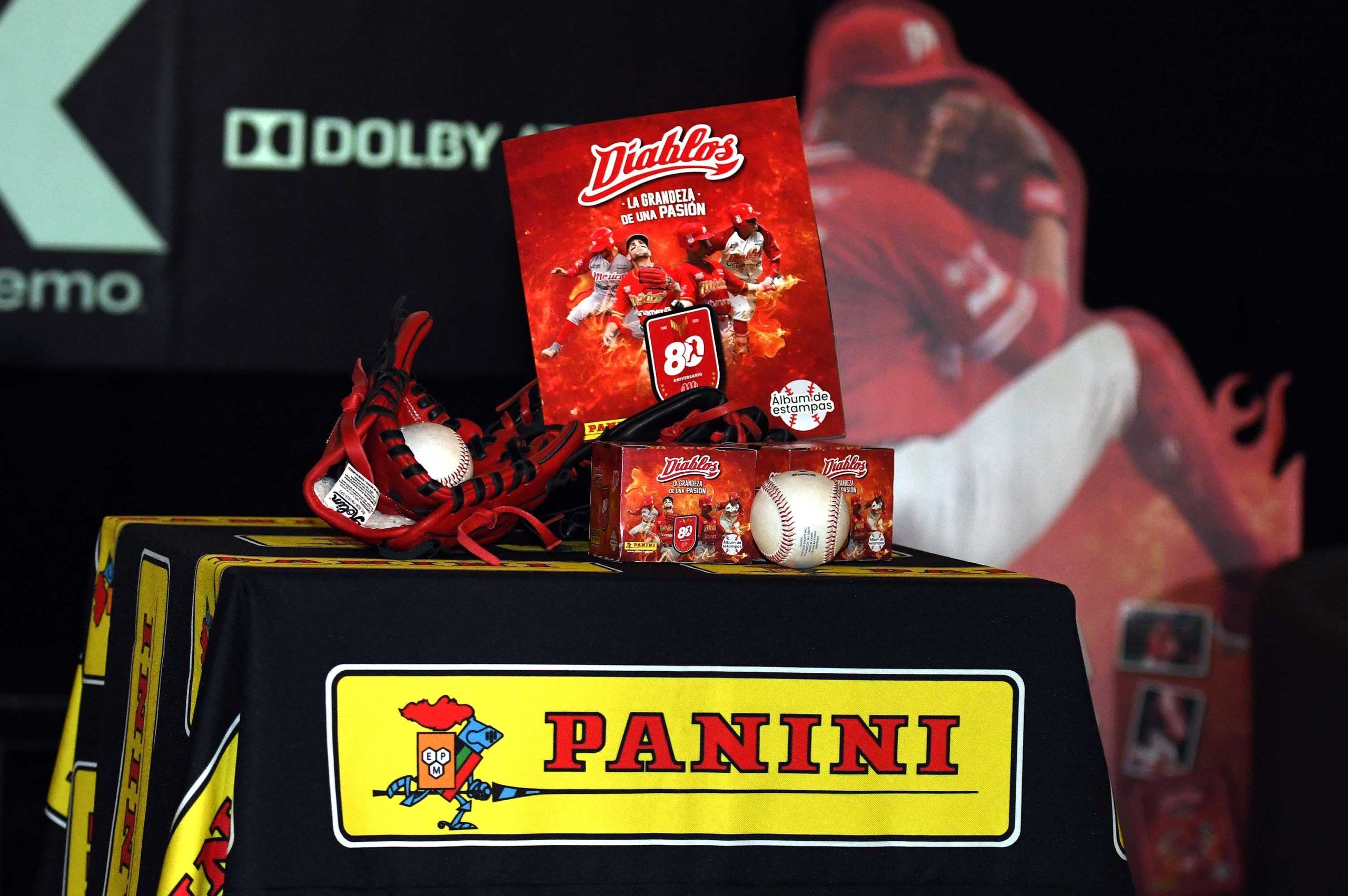 DIABLOS  ROJOS PRESENTÓ ÁLBUM PANINI