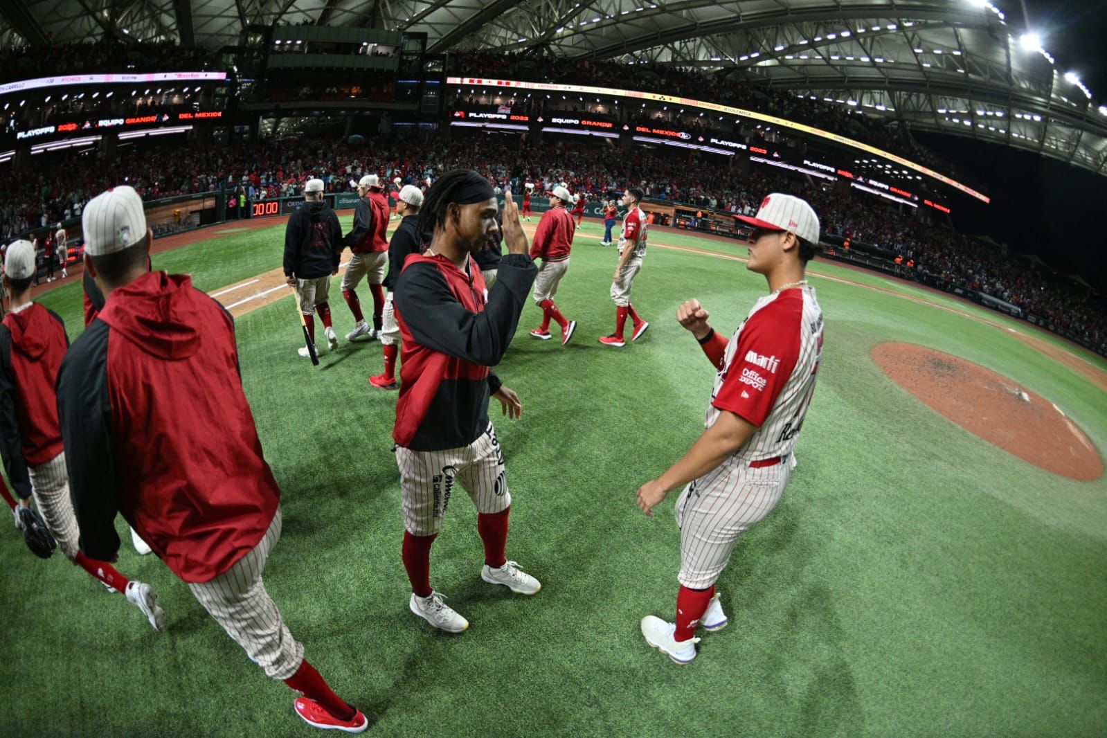 Diablos empareja serie con espectacular blanqueada 