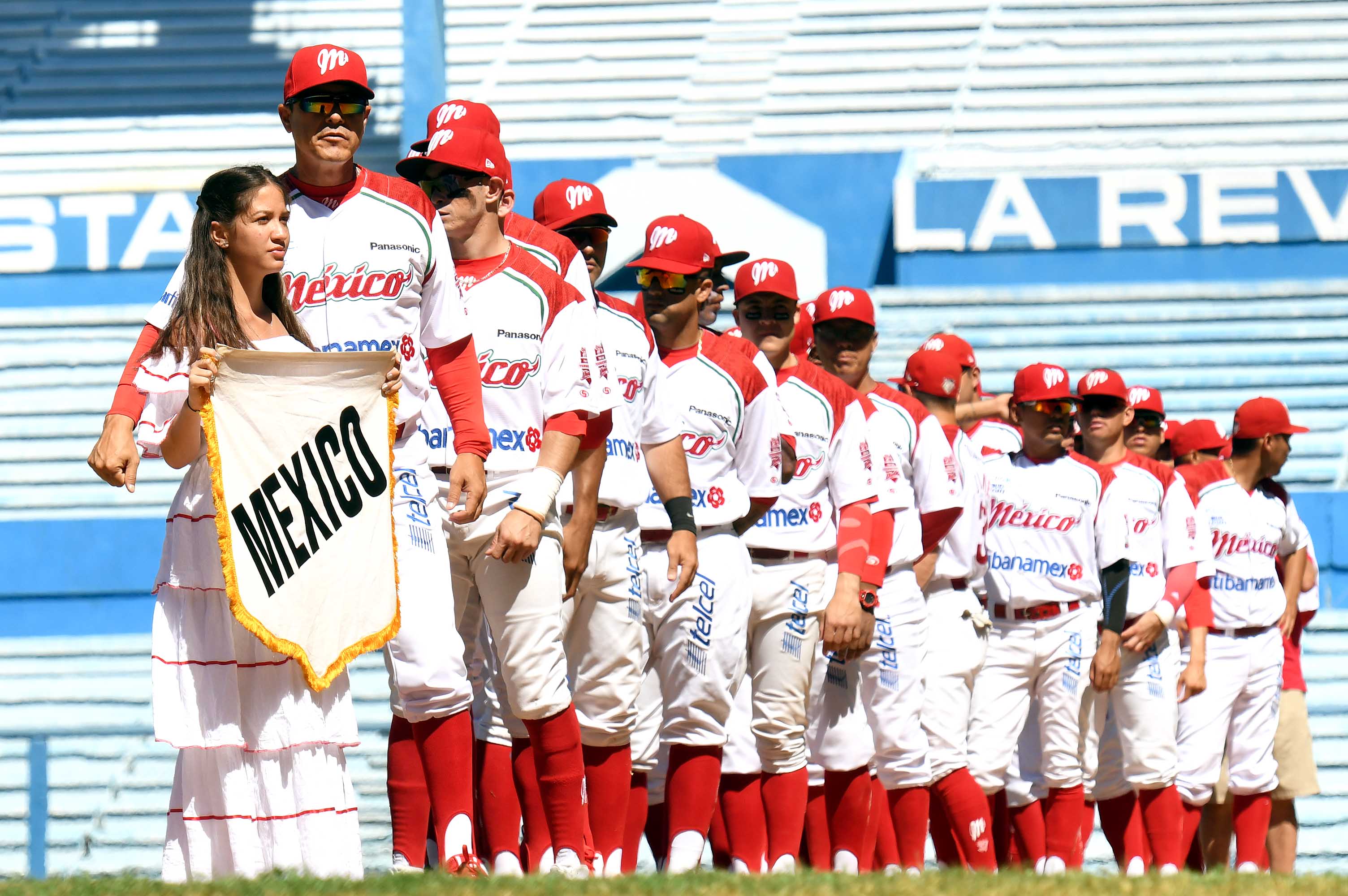 Víctor Bojórquez satisfecho con el trabajo de su equipo.