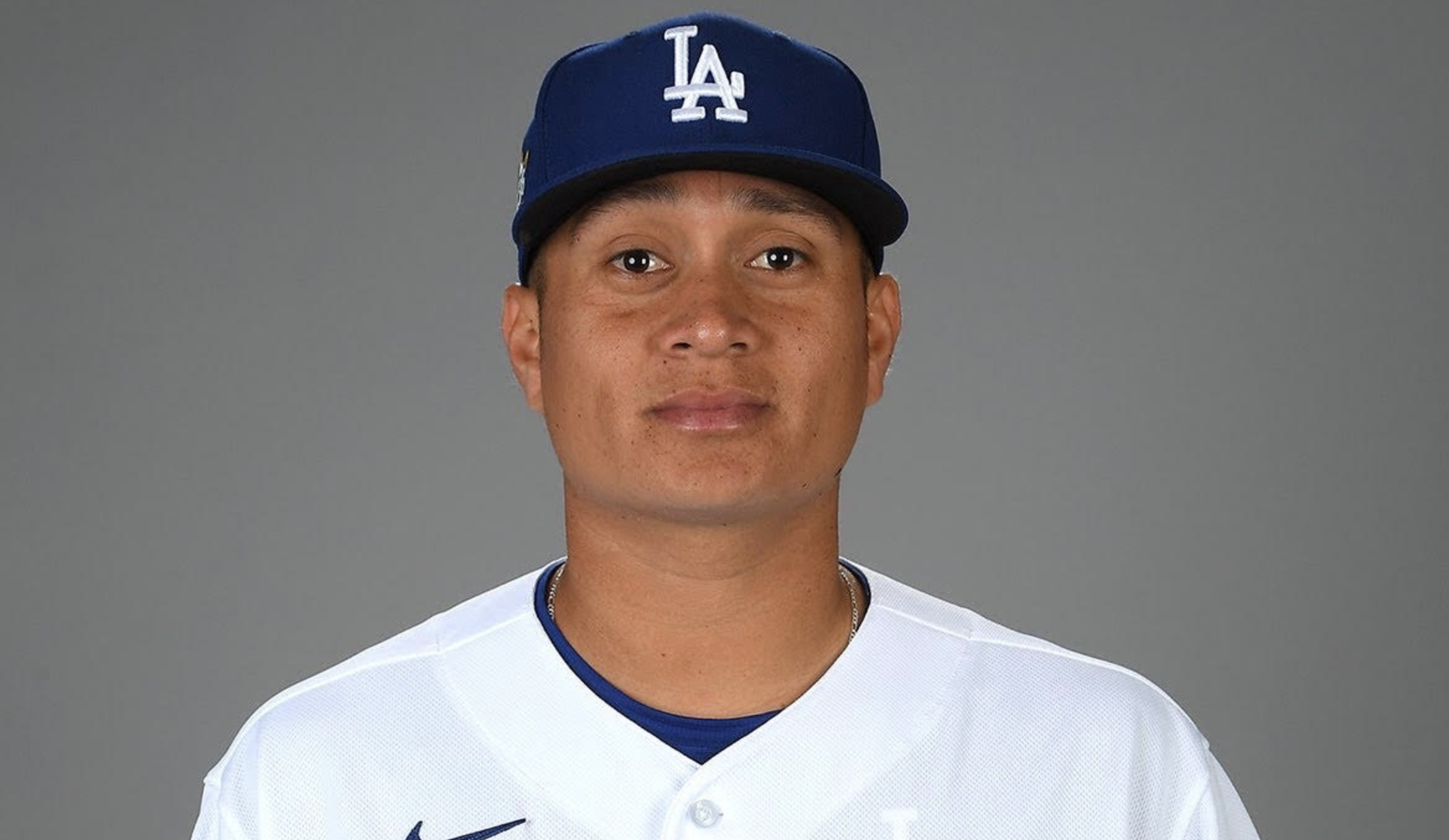 VÍCTOR GONZÁLEZ EL MEXICANO 130   EN LLEGAR A LAS GRANDES LIGAS