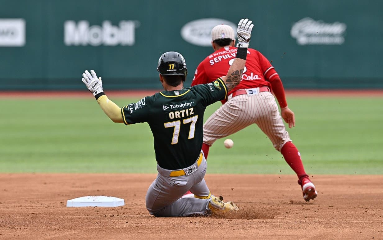 PERICOS EMPAREJA LA SERIE AL GANAR EL JUEGO 2