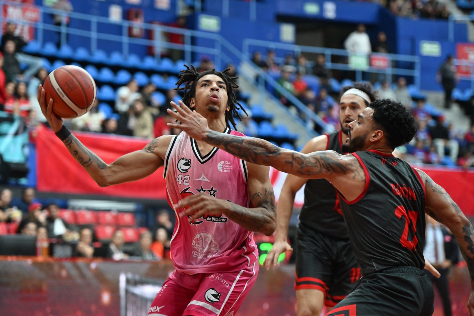 DIABLOS LLEGA A 20 TRIUNFOS LUEGO DE SUPERAR LOS 100 PUNTOS FRENTE A HALCONES ROJOS
