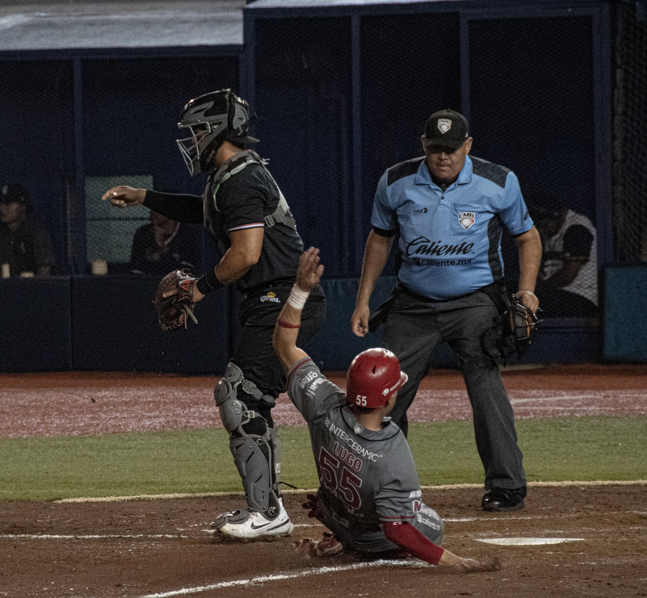 DIABLOS ABRE SERIE CON VICTORIA EN OAXACA