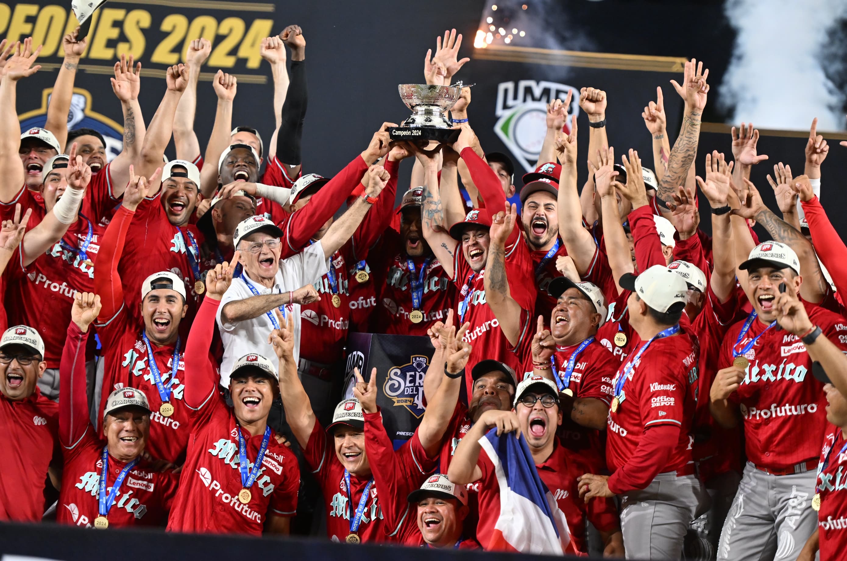 DIABLOS ROJOS DEL MÉXICO CORONA AÑO MÁGICO CON SU TÍTULO NÚMERO 17