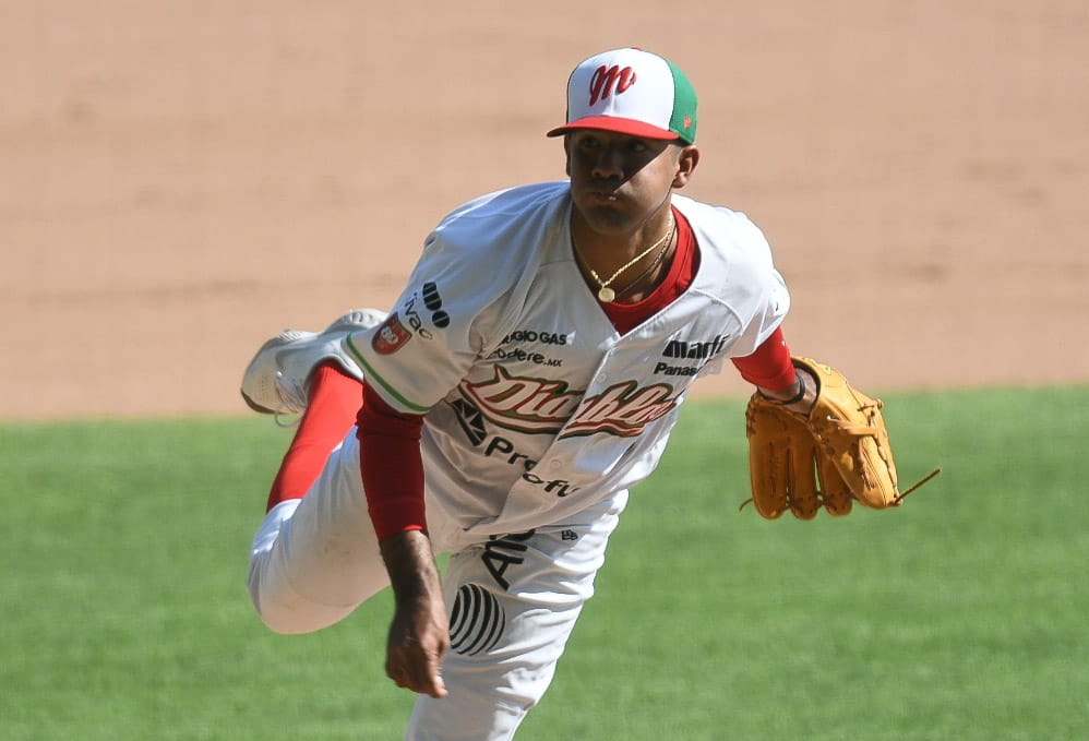 JOSÉ LUIS SANDOVAL VUELVE A NOQUEAR  Y SE QUEDA CON LA SERIE POR LIMPIA