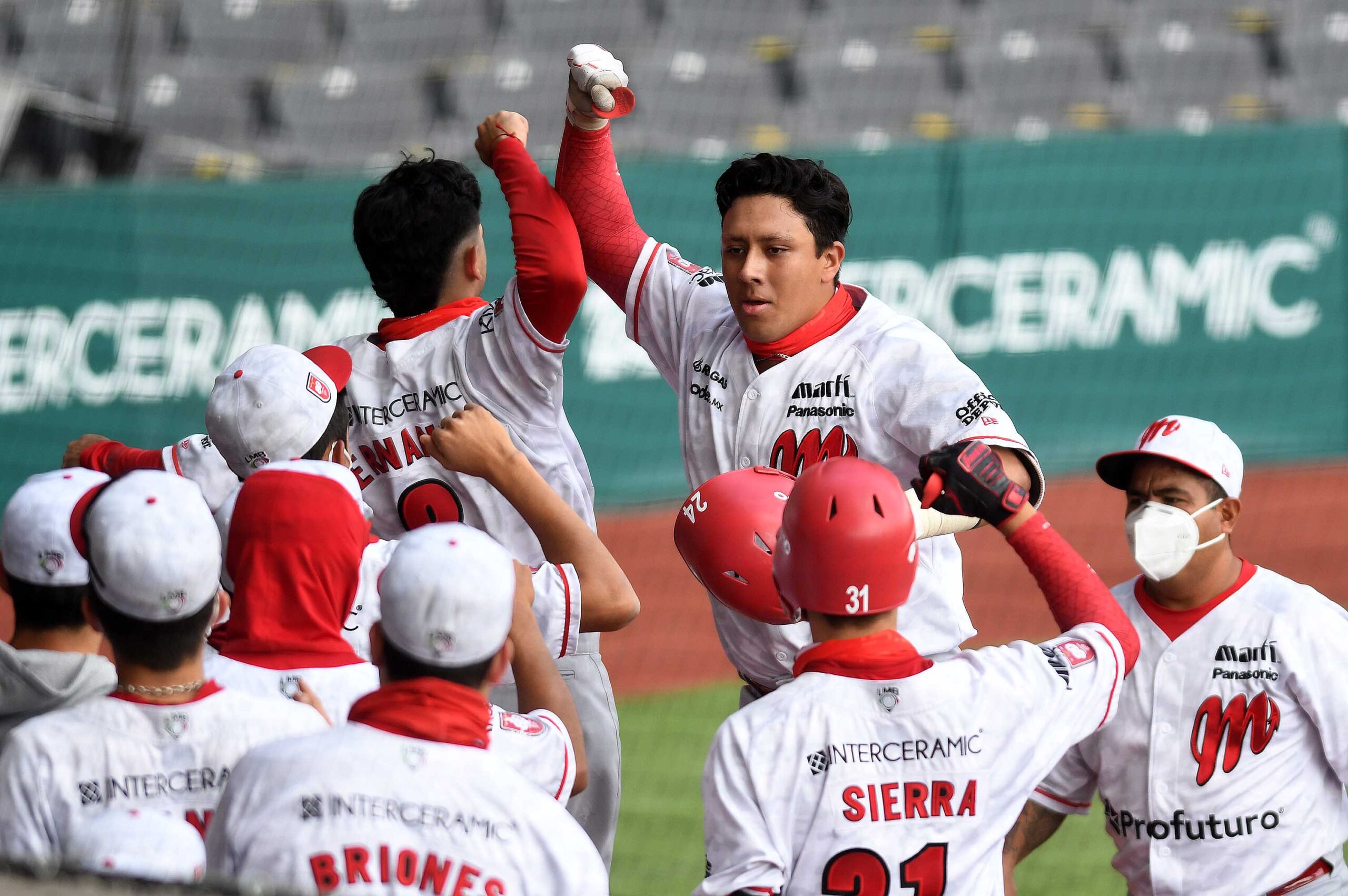 DANIEL FERNÁNDEZ EMPATÓ LA SERIE AL GANAR 8-7