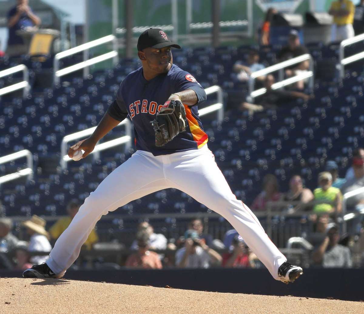 Rotación escarlata se arma con Rogelio Armenteros