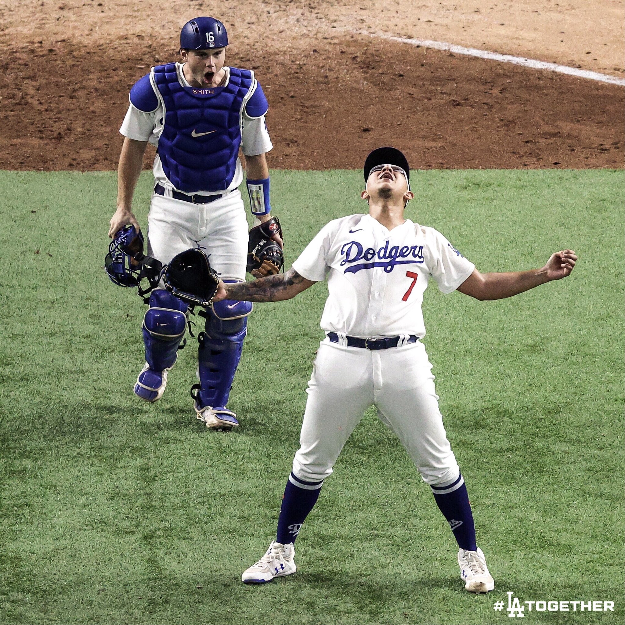 JULIO URIAS LE DIO A LOS DODGERS   EL BOLETO A LA SERIE MUNDIAL