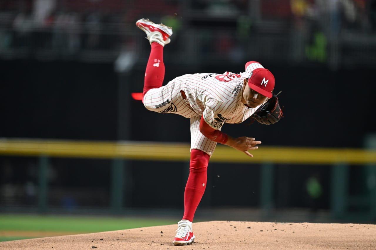 ERICK LEAL FIRMA CON LOS NEW YORK YANKEES