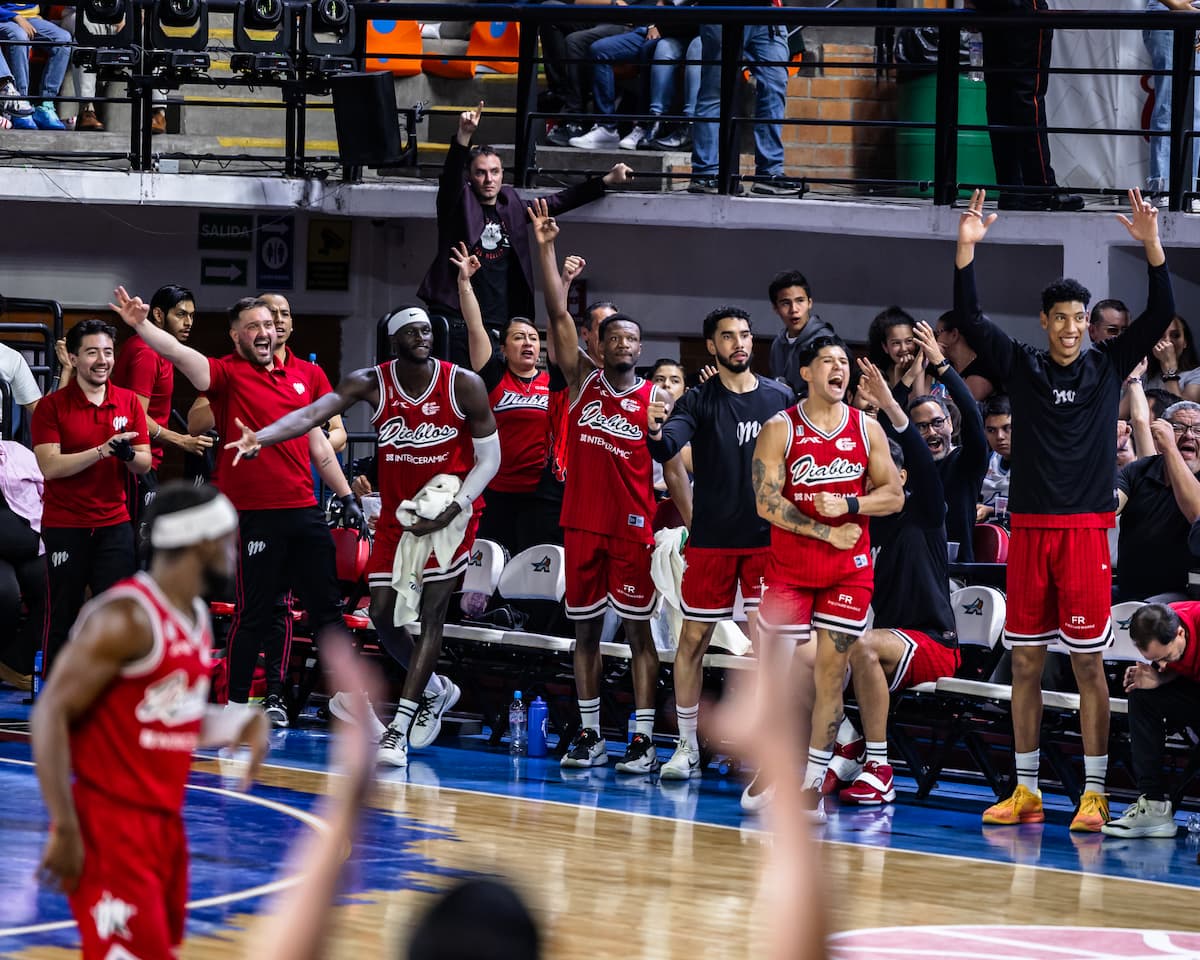 DIABLOS GANA JUEGO 1 Y TOMA VENTAJA EN FINAL DE ZONA CON EXPLOSIVA NOCHE AL ATAQUE