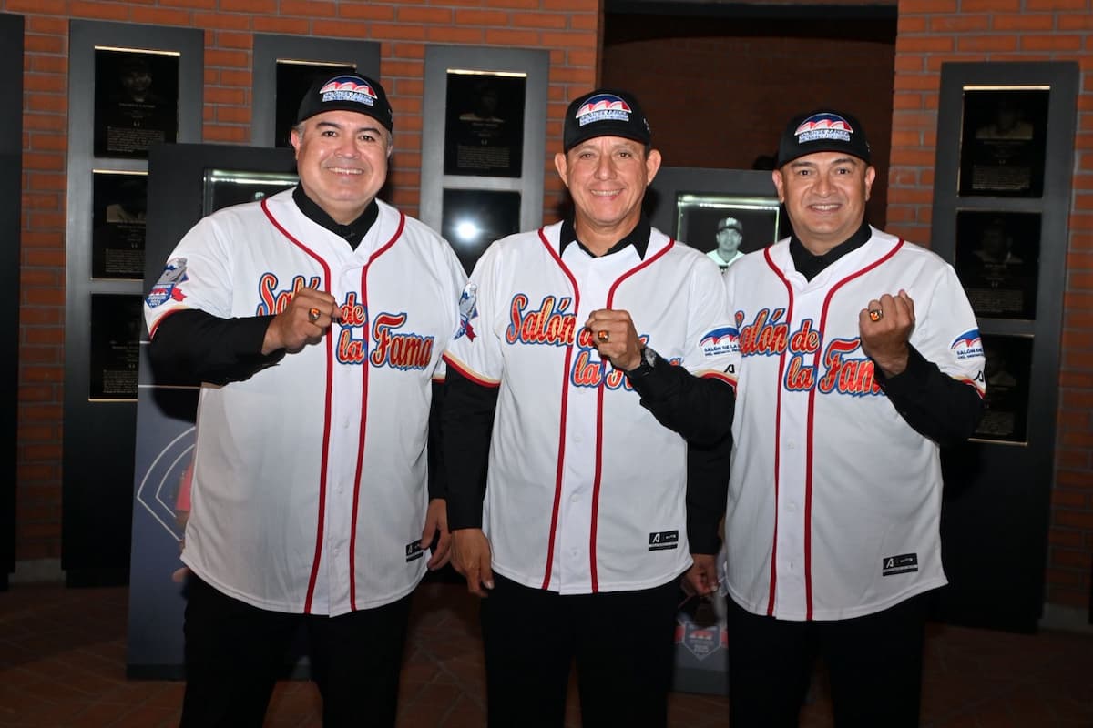 TRES DIABLOS ROJOS ENTRAN AL SALÓN DE LA FAMA