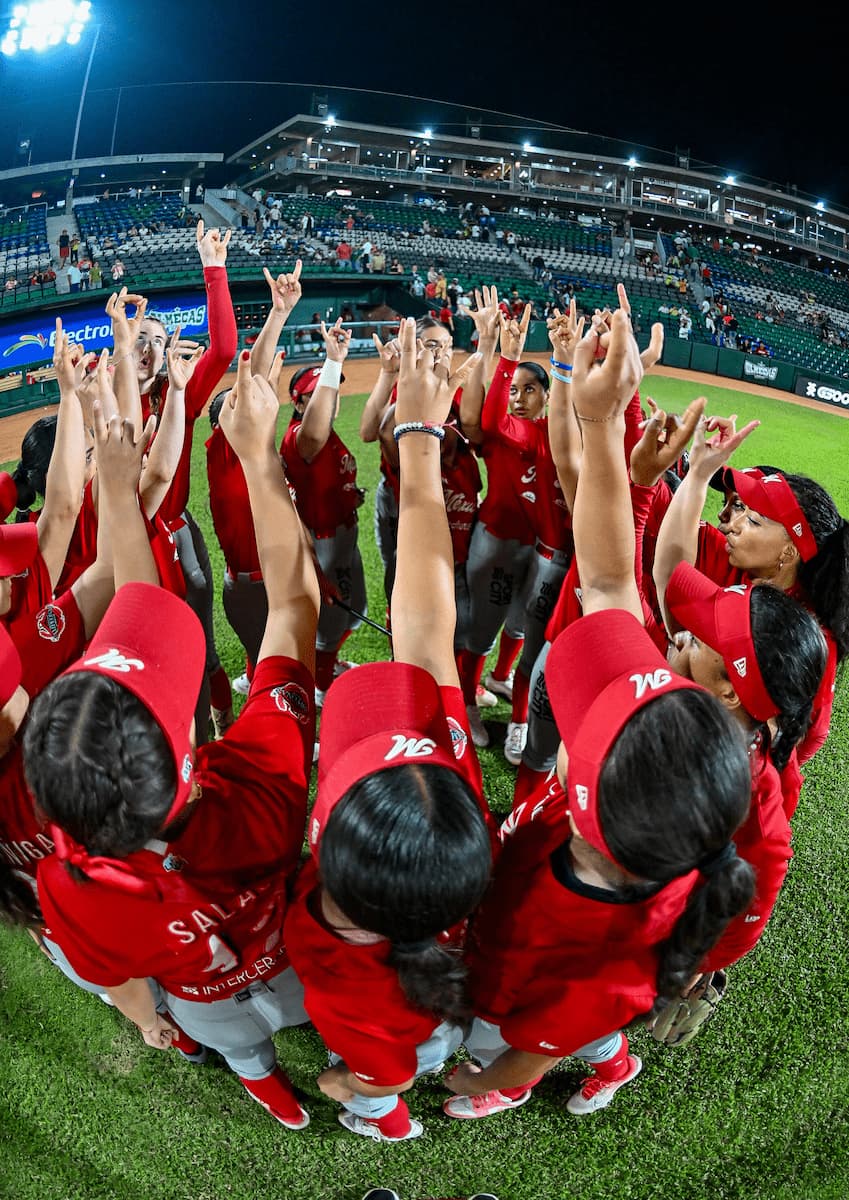 DIABLOS TOMA VENTAJA EN LA SEMIFINAL AL VENCER 6-0 A OLMECAS