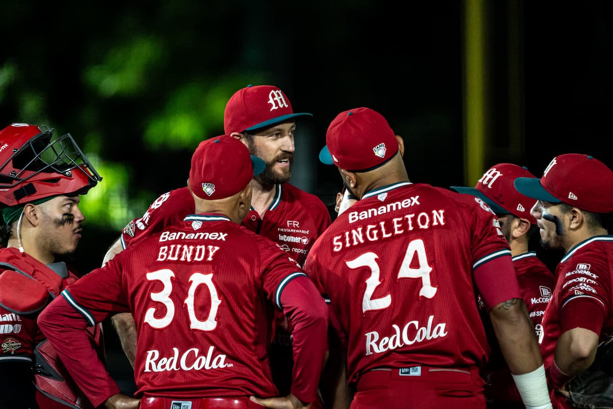 BRAVOS SE LLEVA LA SERIE AL GANAR EL TERCER JUEGO