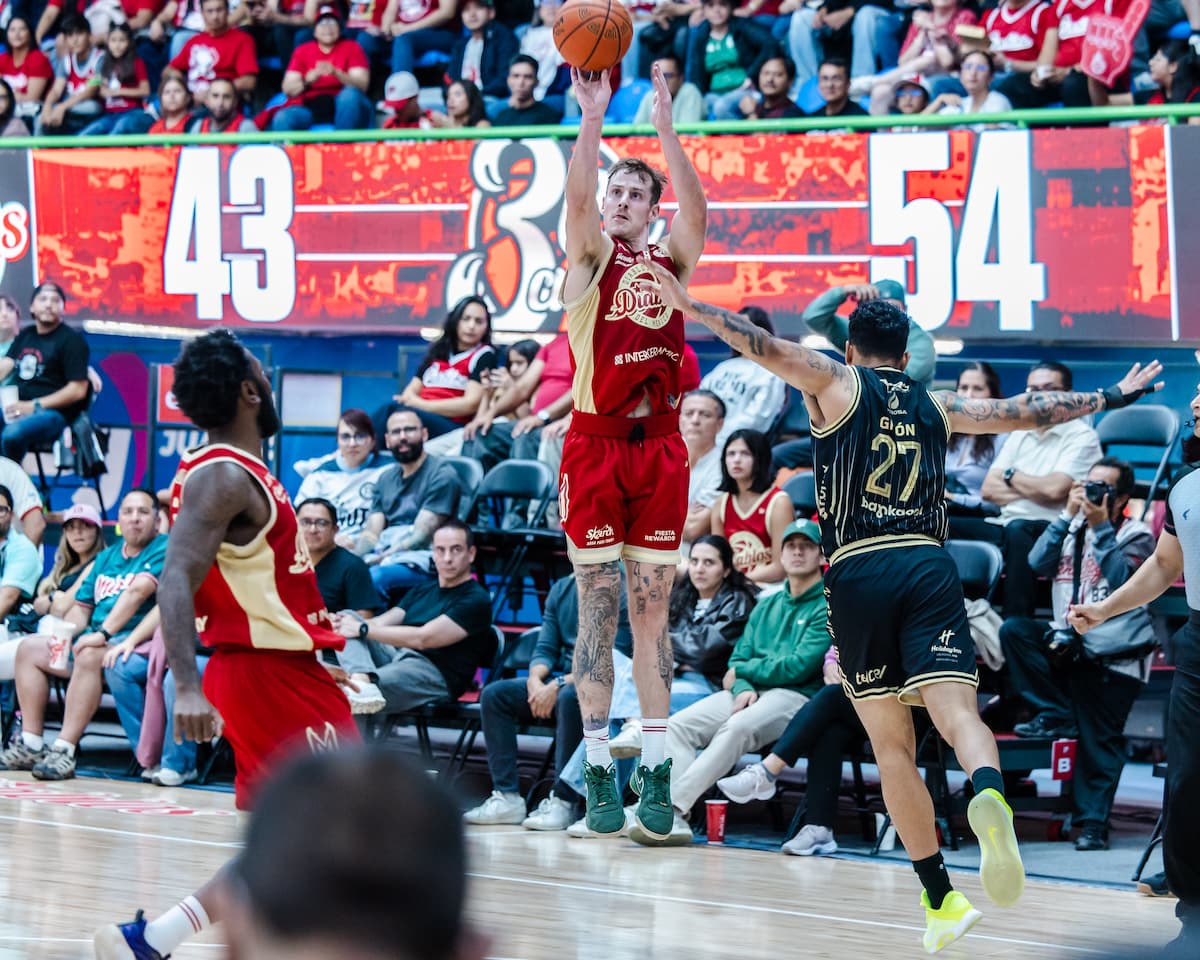 FUERZA REGIA GANA PRIMER JUEGO